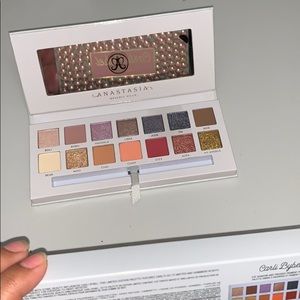 ABH Carli Bybel eyeshadow pallet